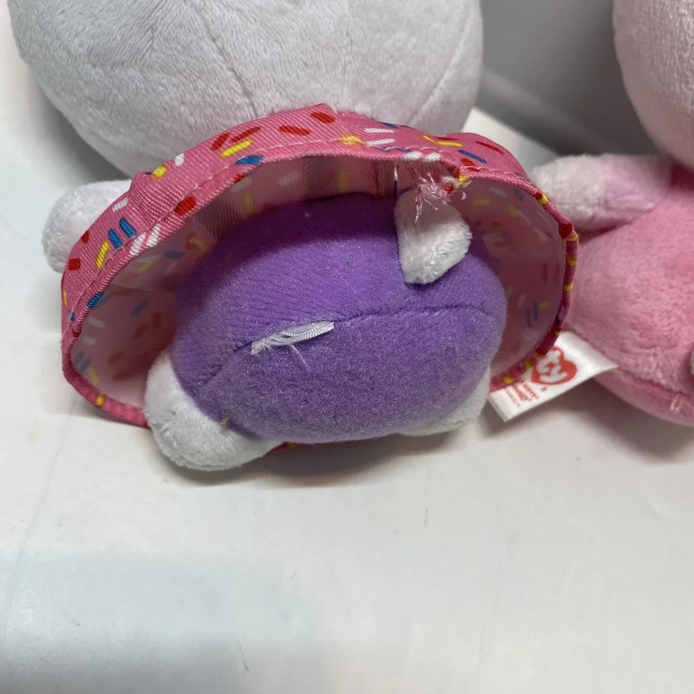 Hello Kitty Plush Set Of 2 White Pink 6 Inch Cupcake Cute Finds‎ HG2